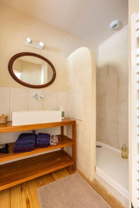 Chambre Double Cosy - Gite De La Louve Fougax-et-Barrineuf Exteriör bild