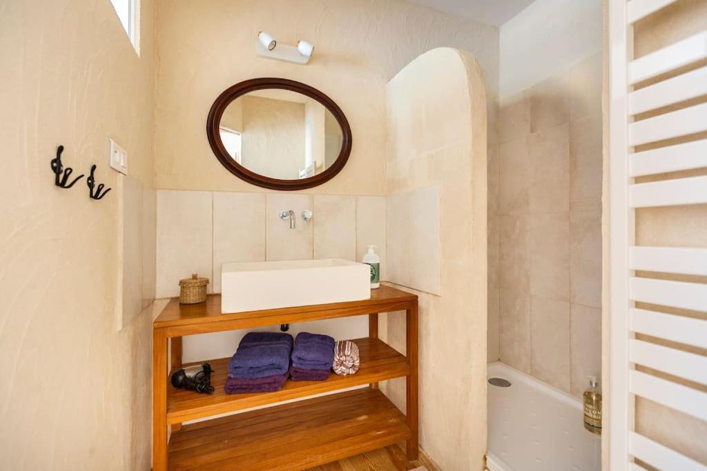 Chambre Double Cosy - Gite De La Louve Fougax-et-Barrineuf Exteriör bild